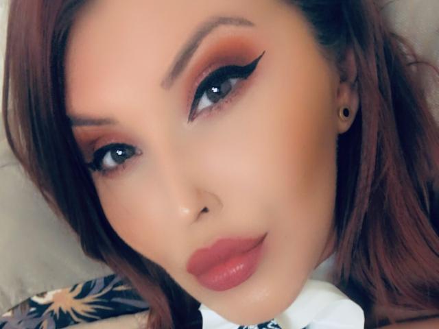 ChaudeGreta - Live sex cam - 10067983