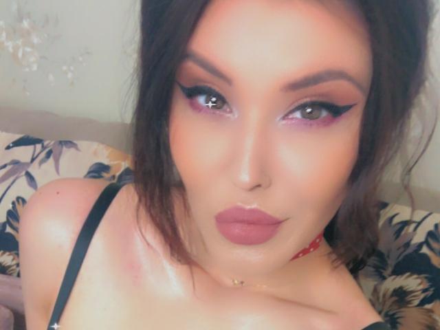 ChaudeGreta - Live Sex Cam - 11933748