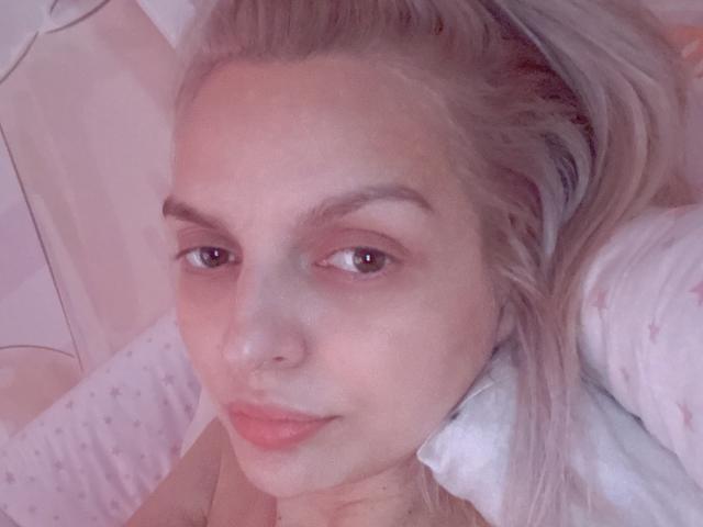 DouceAmelia - Live porno og sexkamera - 13228484