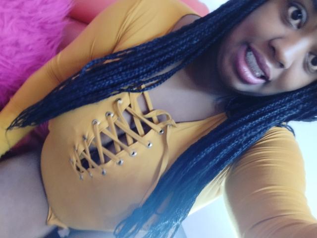 Morenahott - Live sex cam - 15702222