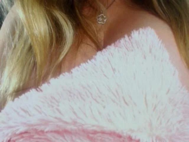 GilliSkquirtty - Live porno og sexkamera - 18471602