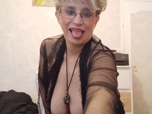 SamanthaMature - פורנו בשידור חי ומצלמת סקס - 21632081