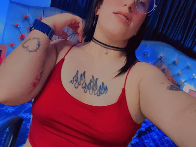 NatalieHarris - Live Sex Cam - 23155933