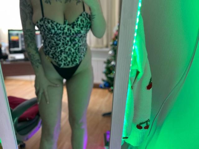 Innysik - Live sex cam - 25771781