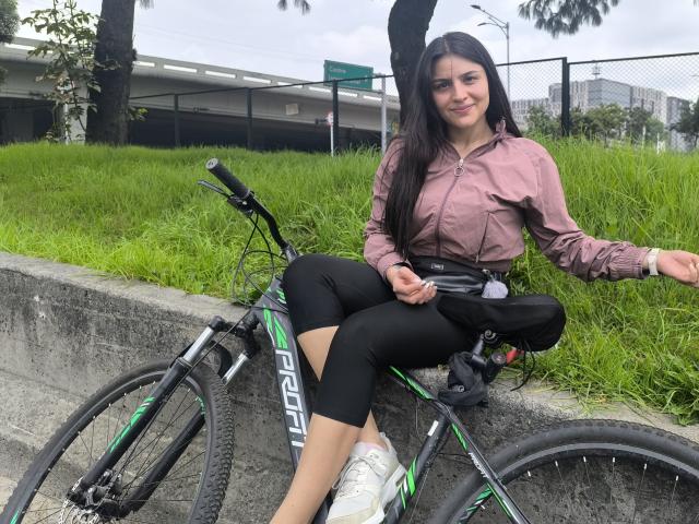 SaraWestt - Live sexe cam - 26040473
