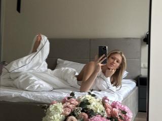TheHottestBlonde - Live sex cam - 26554162