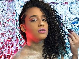LuciaFrizzy - Live sex cam - 8068820