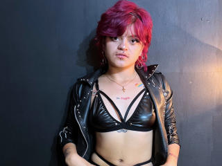 Photo de profil sexy du modèle FlirtySexy, pour un live show webcam très hot !