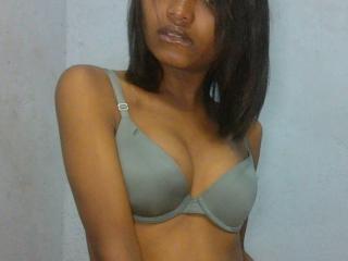 Photo de profil sexy du modèle Jamillah, pour un live show webcam très hot !