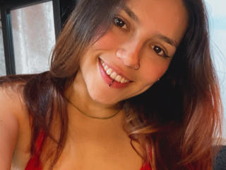 Foto de perfil sexy de la modelo SophiaMarx, ¡disfruta de un show webcam muy caliente!