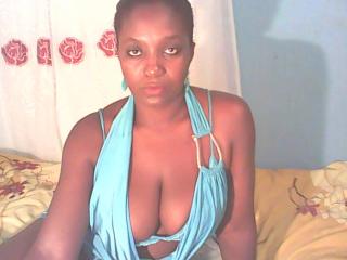 Foto de perfil sexi, da modelo Sexyra, para um live show webcam muito quente!