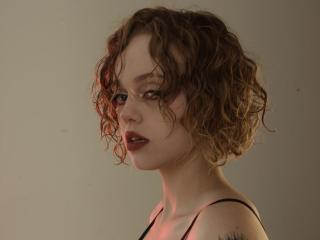 Фото секси-профайла модели NinaKitty, веб-камера которой снимает очень горячие шоу в режиме реального времени!