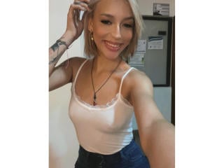 Foto de perfil sexy de la modelo CasuexKerr, ¡disfruta de un show webcam muy caliente!