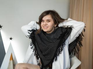 Hình ảnh đại diện sexy của người mẫu KiraGorobes để phục vụ một show webcam trực tuyến vô cùng nóng bỏng!